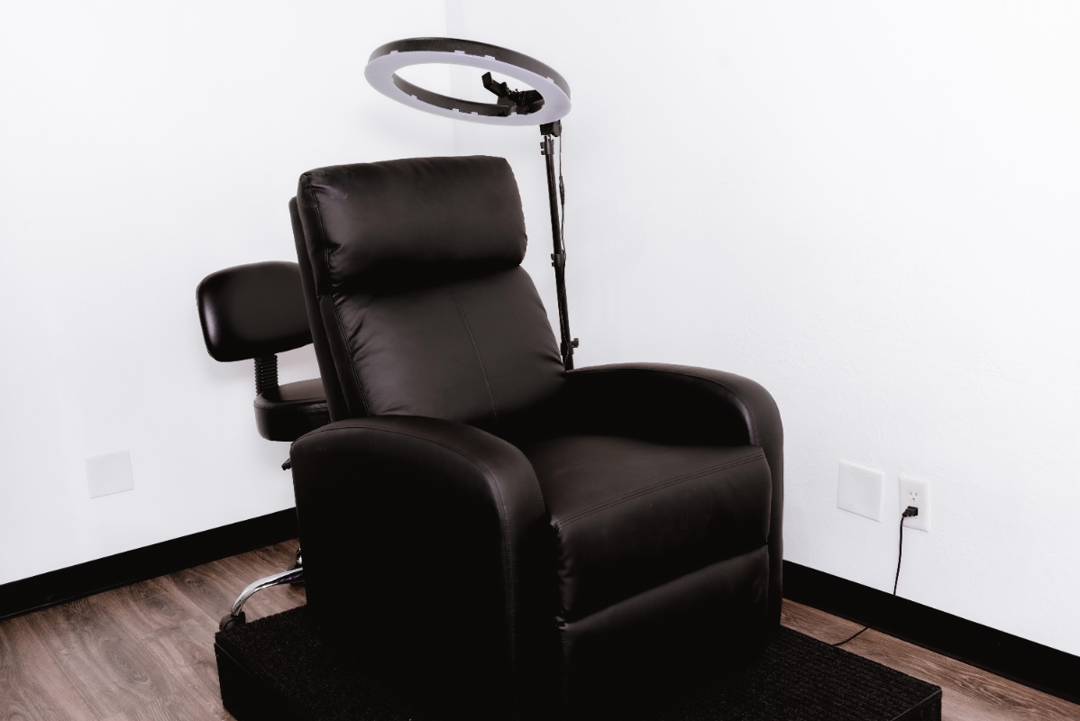 Recliner chair discount for lash extensions